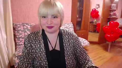 Snapshot of rocknlinxx chatting on 10/18/25, 04:19 Rocknlinxx online show from 10/18/25, 04:19