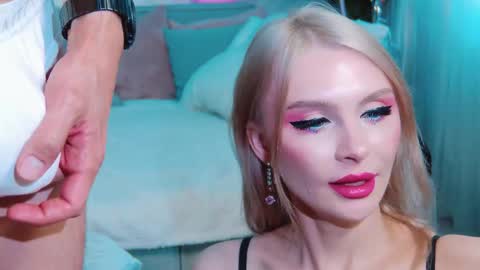 Lina and Den online show from 09/12/25, 08:58