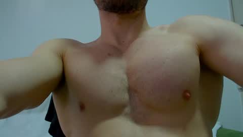 Snapshot of rocky_muscle chatting on 06/20/26, 09:39 rocky muscle online show from 06/20/26, 09:39