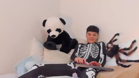 Snapshot of rockywood20cm chatting on 10/10/25, 10:42 RockyWood20CM online show from 10/10/25, 10:42