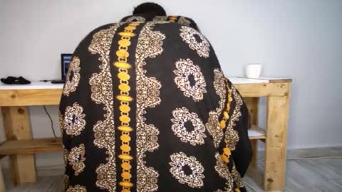 Berry online show from 10/08/25, 07:33