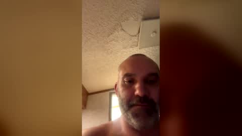 Snapshot of roddyt1127 chatting on 04/05/26, 03:47 roddyt1127 online show from 04/05/26, 03:47