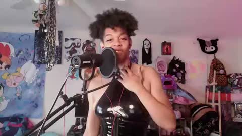 Roellii  Pinky online show from 06/17/26, 03:35