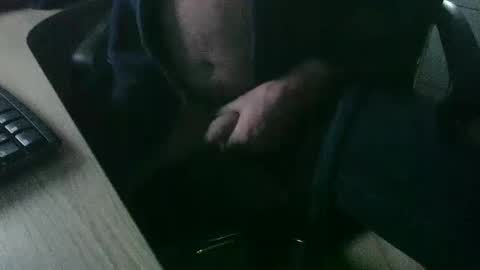 Snapshot of roger_peter chatting on 01/17/25, 03:32 roger_peter online show from 01/17/25, 03:32