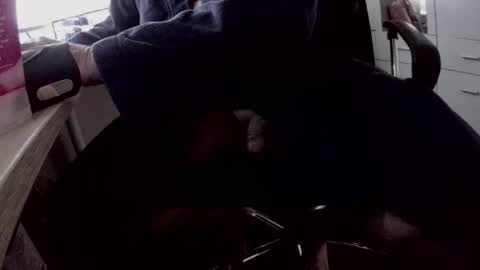 Snapshot of roger_peter chatting on 03/27/26, 06:52 roger_peter online show from 03/27/26, 06:52