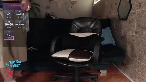 Snapshot of rogert_xx chatting on 02/20/25, 01:46 Rogert online show from 02/20/25, 01:46