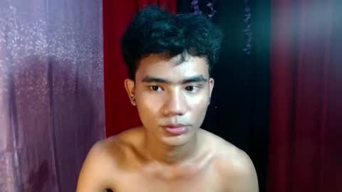 roianboyyy online show from 05/15/26, 02:02