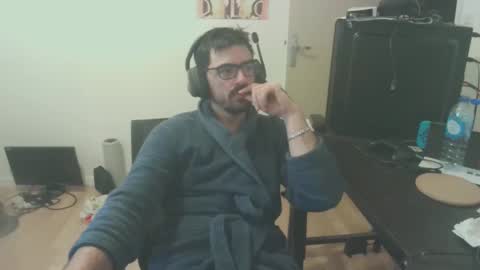 Snapshot of romainb72 chatting on 01/03/25, 04:16 romainb72 online show from 01/03/25, 04:16