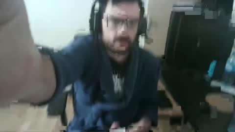 Snapshot of romainb72 chatting on 01/06/25, 10:57 romainb72 online show from 01/06/25, 10:57