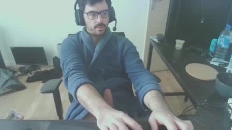 Snapshot of romainb72 chatting on 01/29/25, 10:16 romainb72 online show from 01/29/25, 10:16