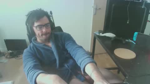 Snapshot of romainb72 chatting on 02/18/25, 03:54 romainb72 online show from 02/18/25, 03:54