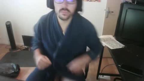 Snapshot of romainb72 chatting on 12/04/25, 08:01 romainb72 online show from 12/04/25, 08:01