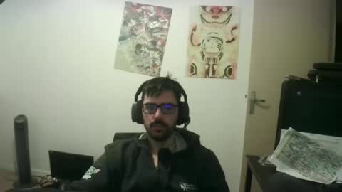 Snapshot of romainb72 chatting on 12/18/25, 07:25 romainb72 online show from 12/18/25, 07:25