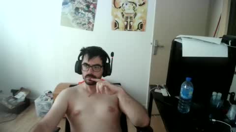Snapshot of romainb72 chatting on 06/16/26, 06:27 romainb72 online show from 06/16/26, 06:27