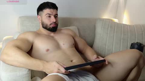 Roman Lux online show from 10/03/25, 03:47