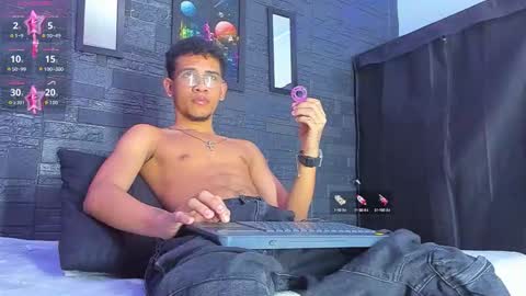 Roman Cartier online show from 09/09/25, 06:24