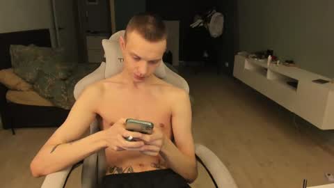 Snapshot of romeo_mercy chatting on 02/25/25, 02:22 Romeo online show from 02/25/25, 02:22