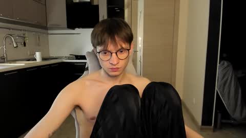 Snapshot of romeo_mercy chatting on 09/19/25, 09:37 Romeo online show from 09/19/25, 09:37