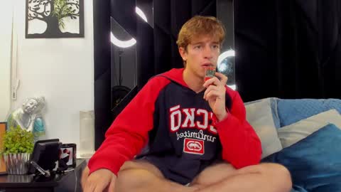 Snapshot of romeo_ricci1 chatting on 01/26/25, 06:37 Romeo Ricci online show from 01/26/25, 06:37