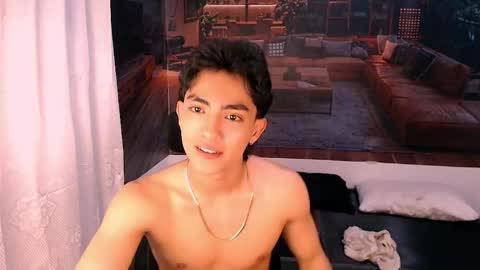 Snapshot of romeomillerr chatting on 11/25/25, 04:01 Romeo online show from 11/25/25, 04:01