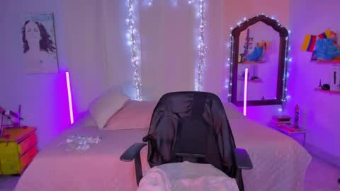 Romi Rouse online show from 10/23/25, 06:34