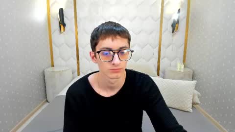 Snapshot of ronbevs chatting on 06/11/26, 08:18 ronbevs online show from 06/11/26, 08:18
