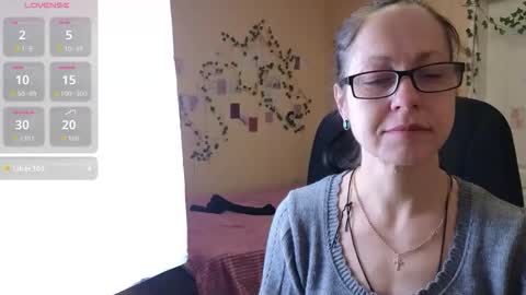 Snapshot of ronda_roni chatting on 01/13/26, 05:02 ronda_roni online show from 01/13/26, 05:02