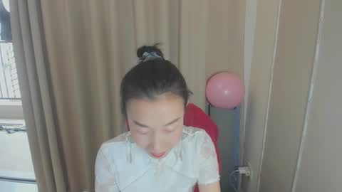 Snapshot of rongrong0329 chatting on 05/27/26, 01:57 sui sui online show from 05/27/26, 01:57