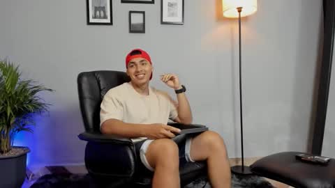 Snapshot of ronnie_canford chatting on 01/08/26, 06:54 RonnieCanford online show from 01/08/26, 06:54