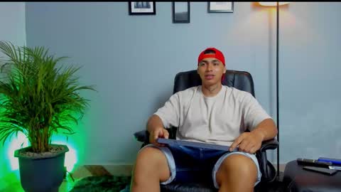 Snapshot of ronnie_canford chatting on 02/20/26, 04:42 RonnieCanford online show from 02/20/26, 04:42