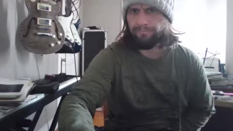 ronniejohnston13 online show from 12/16/25, 07:08