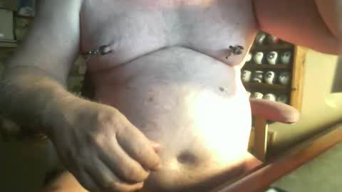 Snapshot of ronnybeee chatting on 05/04/26, 05:03 ronnybeee online show from 05/04/26, 05:03