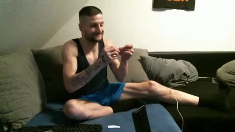 Snapshot of ronnypotti34 chatting on 03/01/25, 02:15 Ronny Potthoff online show from 03/01/25, 02:15