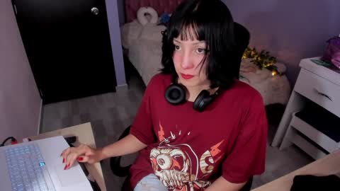 Snapshot of room312_ chatting on 12/12/24, 10:09 Twelve 3 Inst Twelve 312002 Twitter Room312 2002 online show from 12/12/24, 10:09