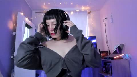Snapshot of room312_ chatting on 12/26/24, 10:52 Twelve 3 Inst Twelve 312002 Twitter Room312 2002 online show from 12/26/24, 10:52