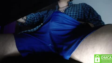 Snapshot of room_hot_x chatting on 12/05/24, 10:33 ken online show from 12/05/24, 10:33