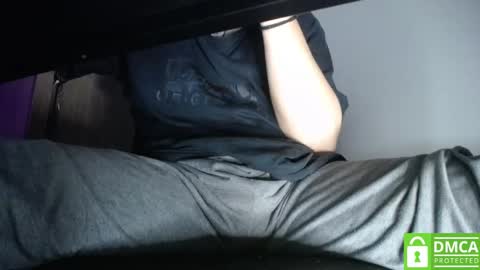 Snapshot of room_hot_x chatting on 12/15/24, 09:45 ken online show from 12/15/24, 09:45