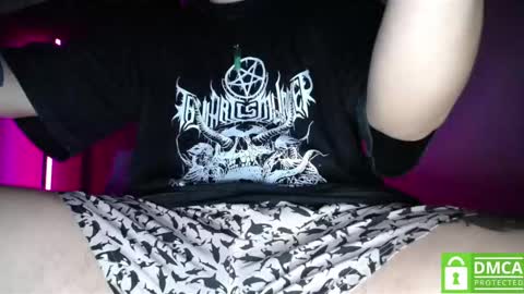 Snapshot of room_hot_x chatting on 09/22/25, 11:40 ken online show from 09/22/25, 11:40