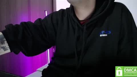 Snapshot of room_hot_x chatting on 10/24/25, 02:19 ken online show from 10/24/25, 02:19