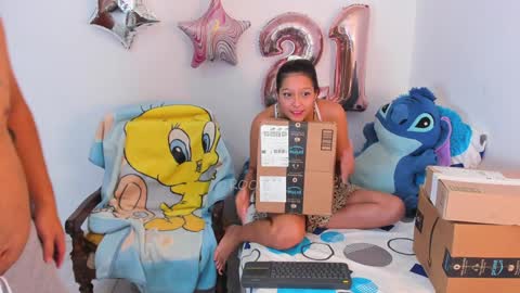 Snapshot of rooxxyy_ chatting on 01/18/25, 11:00    online show from 01/18/25, 11:00