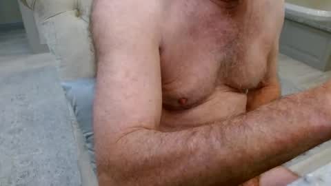 Snapshot of roper1955 chatting on 02/09/25, 02:50 roper1955 online show from 02/09/25, 02:50