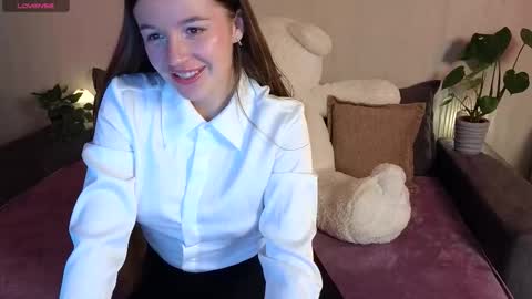 roraline_lov online show from 11/08/25, 05:12