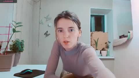 rosa843850 online show from 02/09/25, 06:16