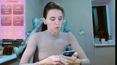 rosa843850 online show from 11/12/25, 07:57