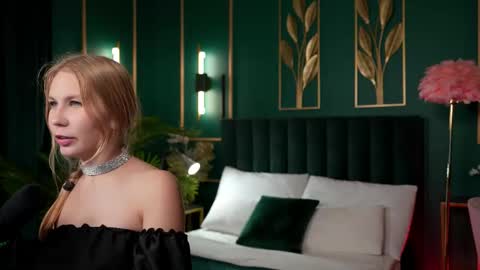 Delicate flower Rose online show from 12/02/25, 05:41