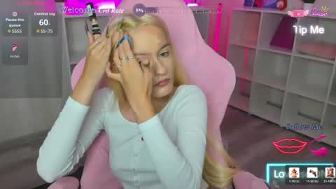 Snapshot of rosa_vaughn chatting on 08/04/26, 12:58 Viola online show from 08/04/26, 12:58