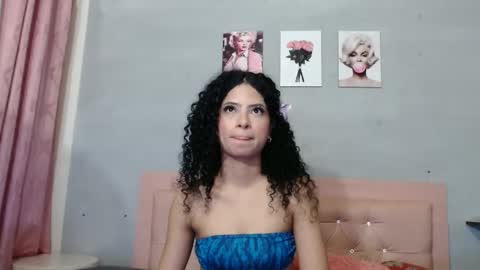 rosa_woolf online show from 09/23/25, 12:08