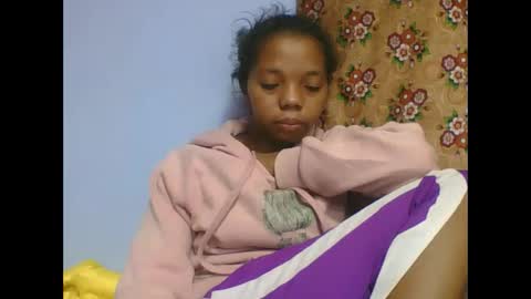 rosah225127 online show from 05/04/26, 06:04