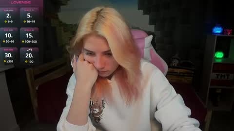 Snapshot of rosahayes chatting on 04/26/26, 08:23 Call me Rosa online show from 04/26/26, 08:23