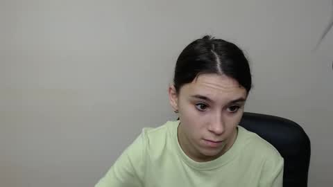 Rose online show from 09/17/25, 06:26